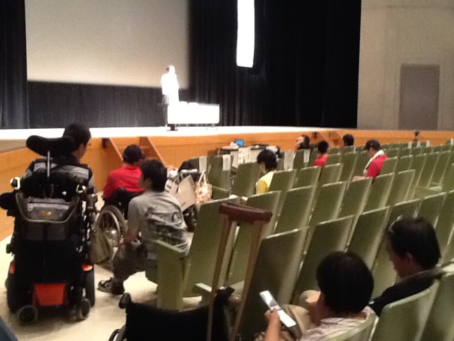田村市文化センターでの上映会と講演会の様子