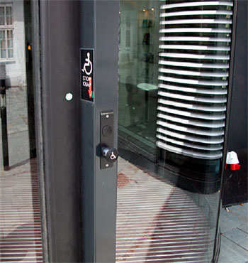 Picture: Elevator buttons reachable from a wheelchair