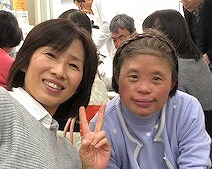 真理さんと根岸さんのツーショット写真