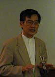 山岡　義典氏