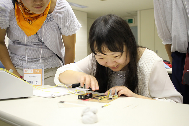 ぶるぶる震える感光器を作る