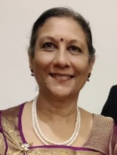 マヤ・トーマス博士の顔写真